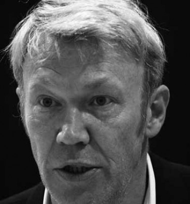 Ian Sexon as King Arthur in 'King Arthur 08'